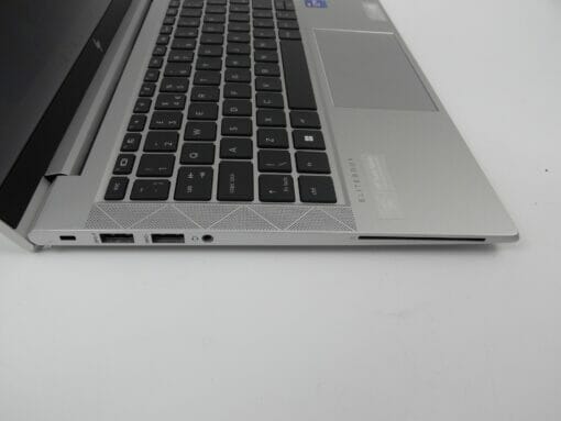 HP Elitebook 830 G8