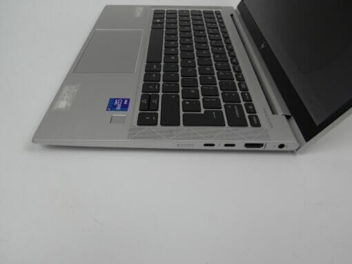 HP Elitebook 830 G8