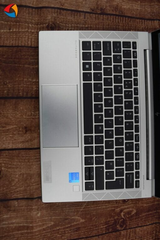 HP Elitebook 830 G8
