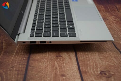 HP Elitebook 830 G8