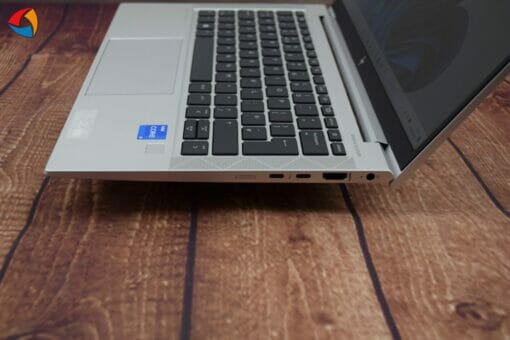HP Elitebook 830 G8