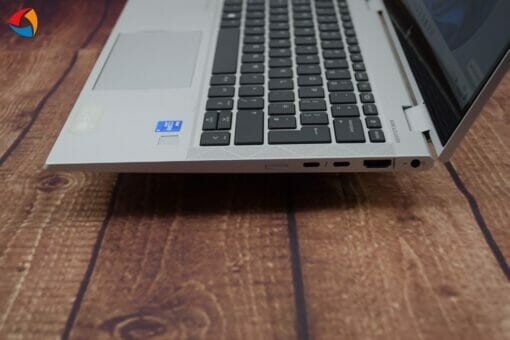 HP Elitebook 830 G8