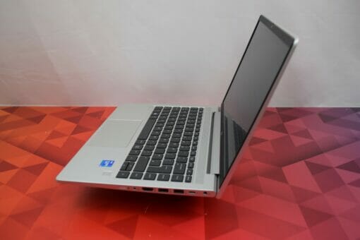 HP Elitebook 640 G8
