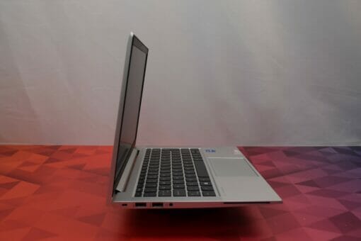 HP Elitebook 830 G8