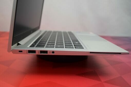 HP Elitebook 830 G8