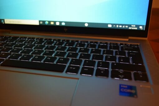HP Elitebook 830 G8