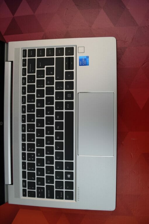 HP Elitebook 640 G8