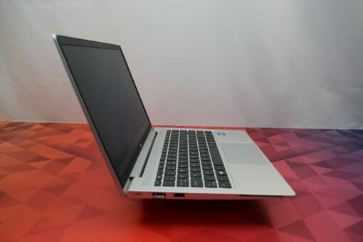 HP Elitebook 640 G8
