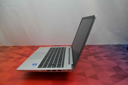 HP Elitebook 640 G8