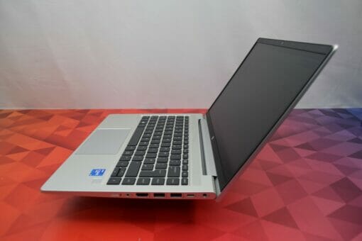 HP Elitebook 640 G8
