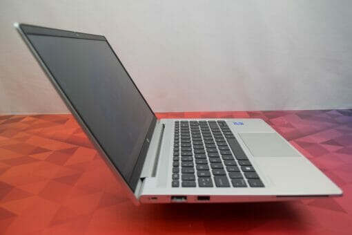 HP Elitebook 640 G8