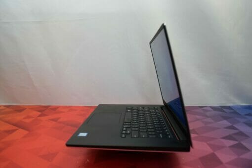 Dell XPS 15 7590