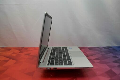 HP Elitebook 640 G8