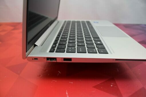 HP Elitebook 640 G8