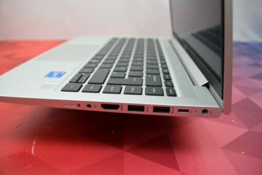 HP Elitebook 640 G8