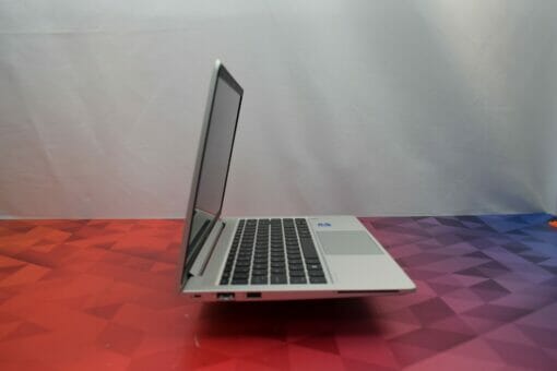 HP Elitebook 640 G8