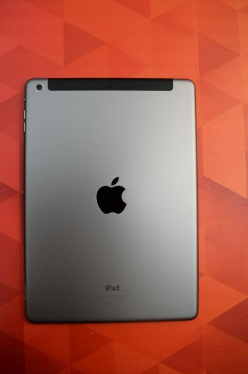 Apple iPad 9.7" 6th generation (2018)