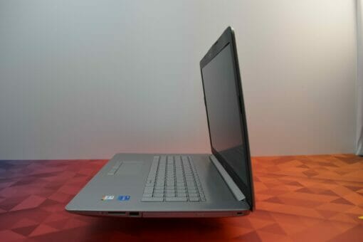 Hp 17-BY 17.3" i5 11th gen RAM 16GB SSD 512GB HDD 1TB