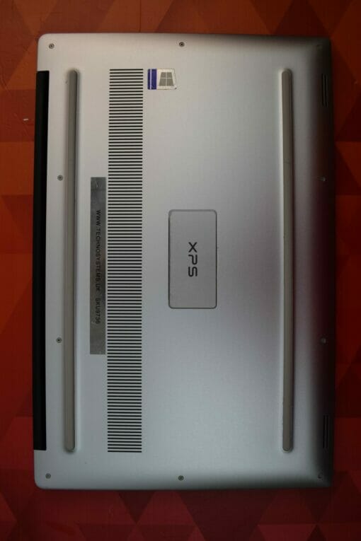 Dell XPS 15 7590