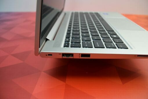 HP Elitebook 640 G8