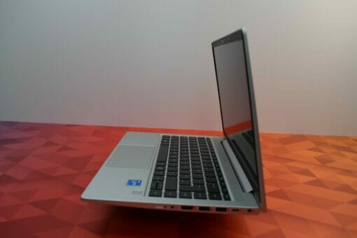 HP Elitebook 640 G8