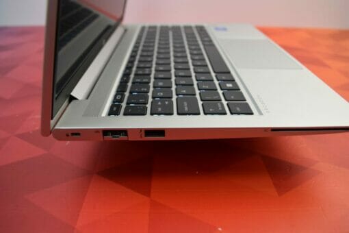 HP Elitebook 640 G8