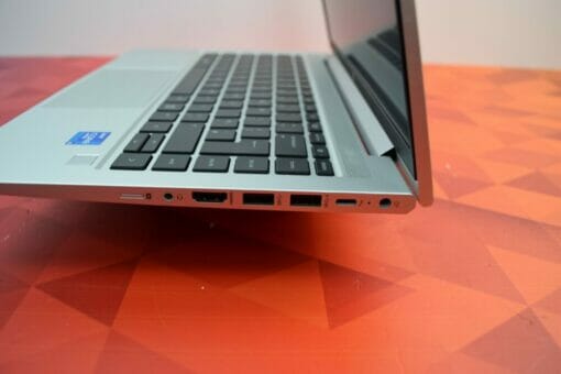 HP Elitebook 640 G8