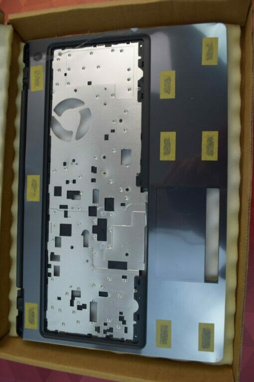 Dell OEM Latitude 5580/Precision 3520 palm rest Touchpad Assembly - No Sc
