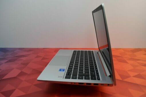 HP Elitebook 640 G8