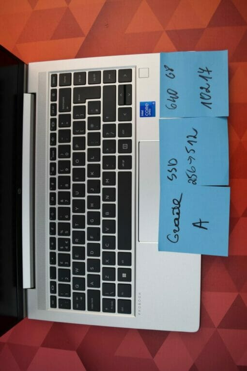HP Elitebook 640 G8