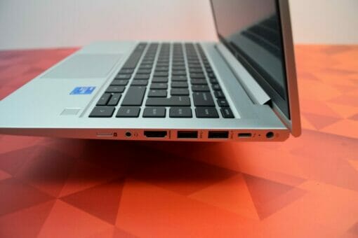 HP Elitebook 640 G8