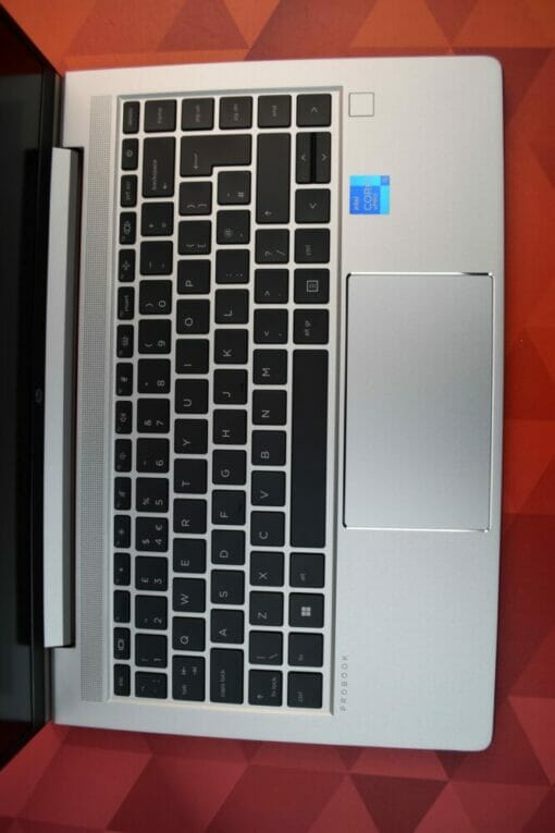 HP Elitebook 640 G8