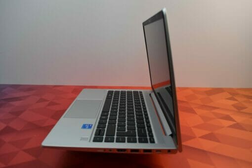 HP Elitebook 640 G8