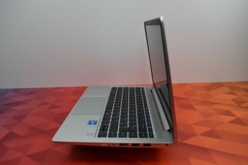 HP Elitebook 640 G8