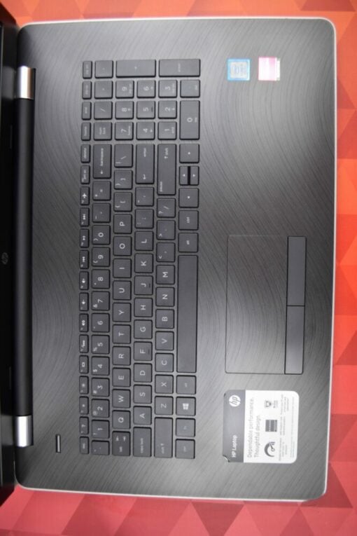 HP notebook 17 bs173cl 17.3" TOUCH i5 8th Gen