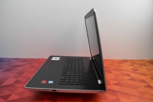 HP notebook 17 bs173cl 17.3" TOUCH i5 8th Gen