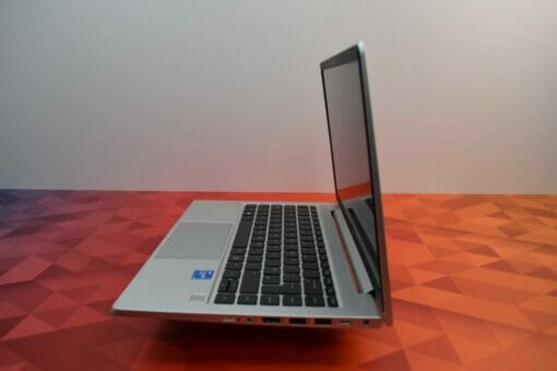 HP Elitebook 640 G8