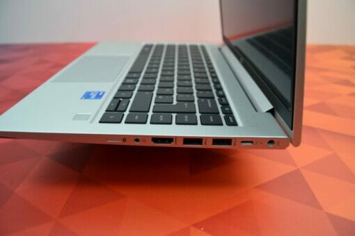 HP Elitebook 640 G8
