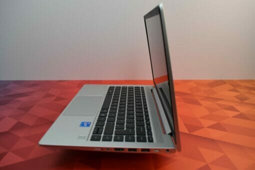 HP Elitebook 640 G8