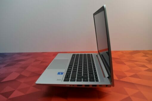 HP Elitebook 640 G8