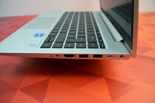 HP Elitebook 640 G8