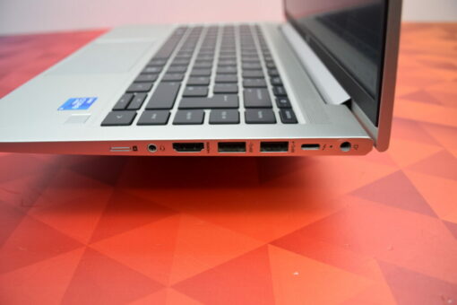 HP Elitebook 640 G8