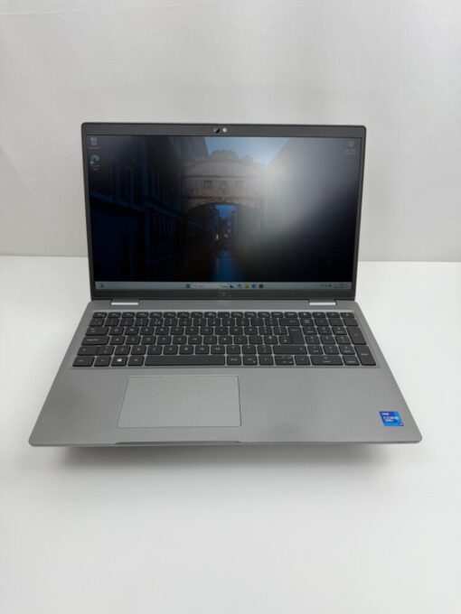Dell Latitude 5520 15.6" 75 11th gen SSD 512GB RAM 32GB Laptop SKU11889 - Image 2