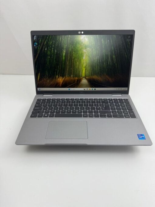 Dell Latitude 5520 15.6" i7 11th gen SSD 512GB RAM 32GB Laptop SKU12029 - Image 2