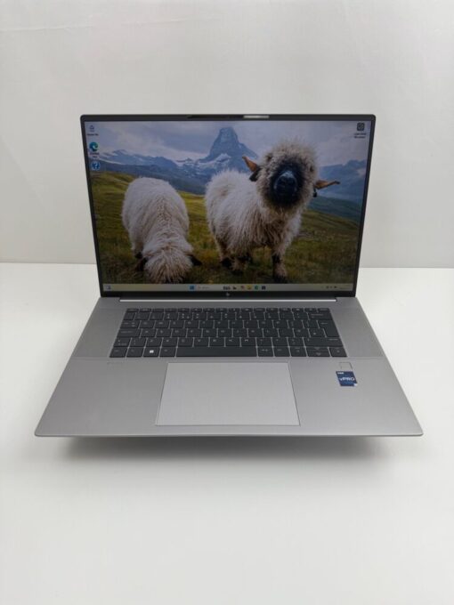 HP Zbook 16 Studio G10 16" i7 13th Gen SSD 512GB RAM 32GB RTX 3000 ADA SKU12054 - Image 2
