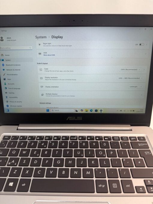 ASUS UX310U Intel i5 7th gen RAM 61GB SSD 256GB Laptop SKU12095 - Image 11